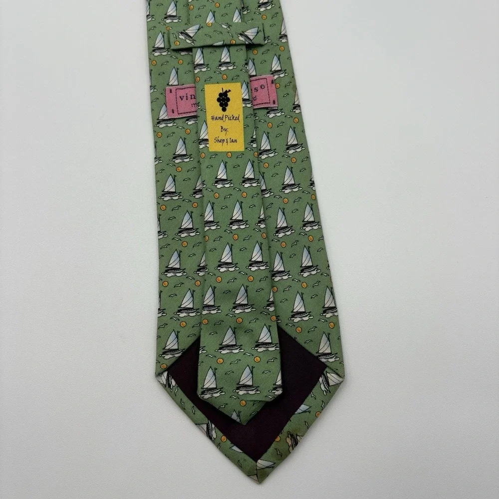 Vineyard Vines Mens Silk Tie Green Sailboat‎ Nautical Preppy Sailing USA 3.75